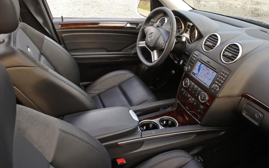  Mercedes-Benz ML63 AMG 2009 года  (фото 16 из 38)